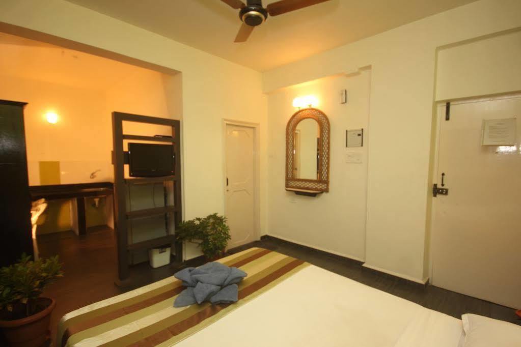 Hotel Sodders Renton Manor Arpora Exterior foto